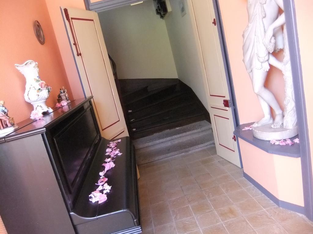 Gites De L'Aumondiere Conde-sur-Noireau ภายนอก รูปภาพ