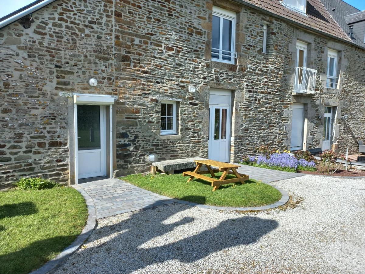 Gites De L'Aumondiere Conde-sur-Noireau ภายนอก รูปภาพ