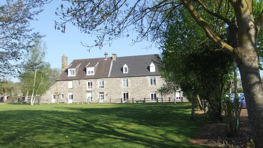 Gites De L'Aumondiere Conde-sur-Noireau ภายนอก รูปภาพ